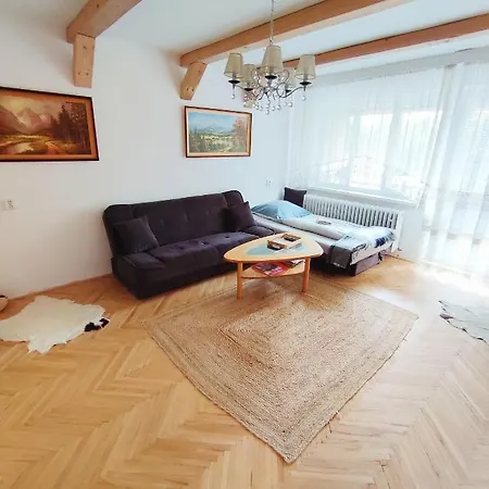 Pod Lesom Apartment