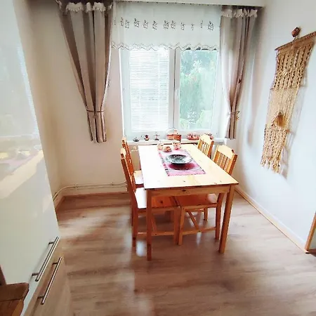 Apartmán Pod Lesom *
